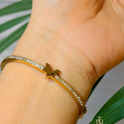 V LUXE SPARK BANGLE