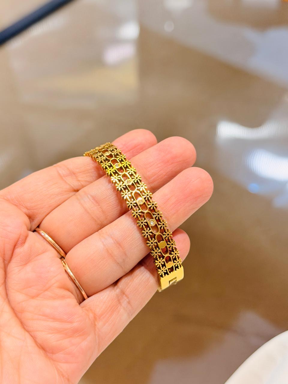 Eternal Daisy Bangle