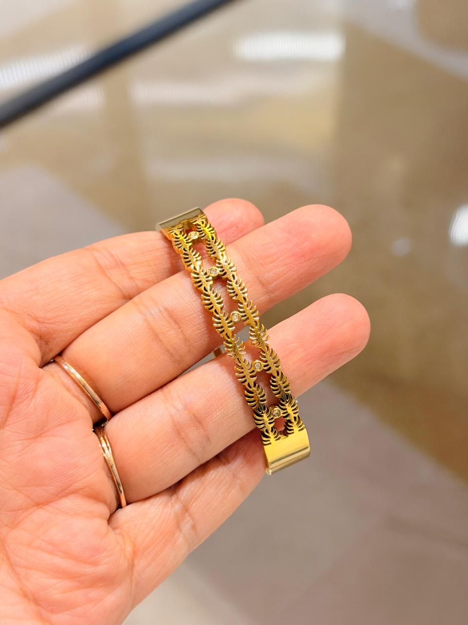 Imperial Leaf Bangle