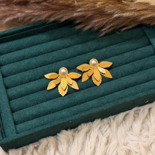 Luxe Leaf Pearl Drops