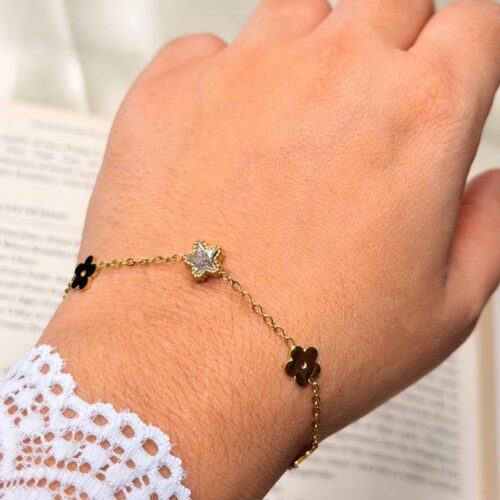 Noir Daisy Charm Bracelet