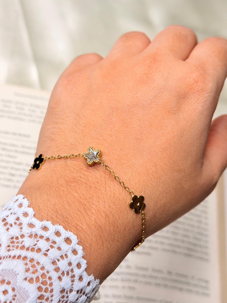 Noir Daisy Charm Bracelet