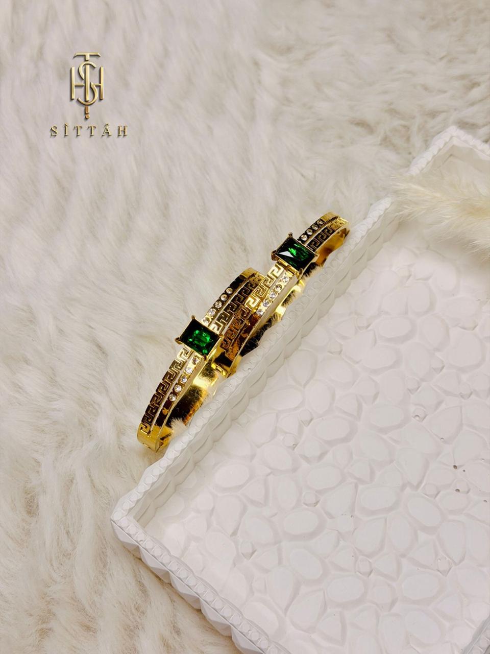 Emerald Majesty Cuff