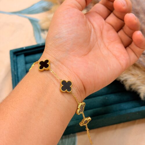Midnight Clover Grace Bracelet