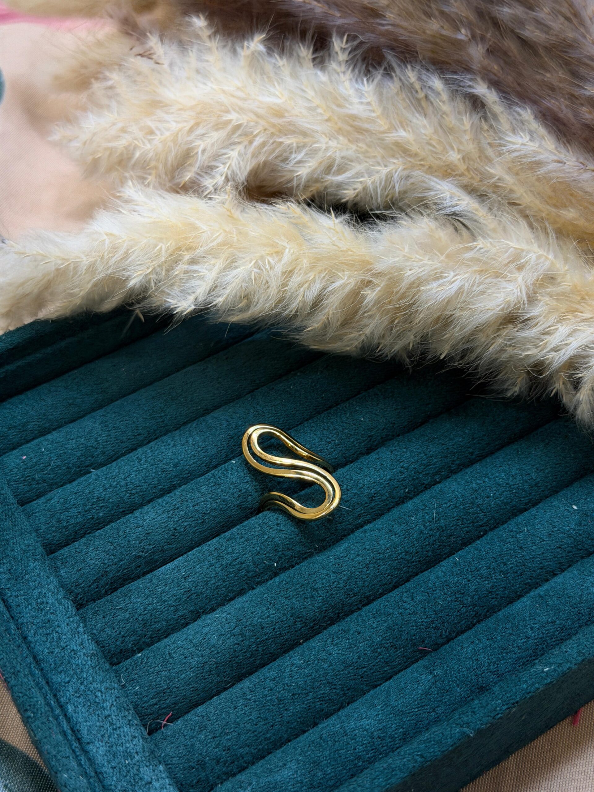 Sienna S-Curve Ring