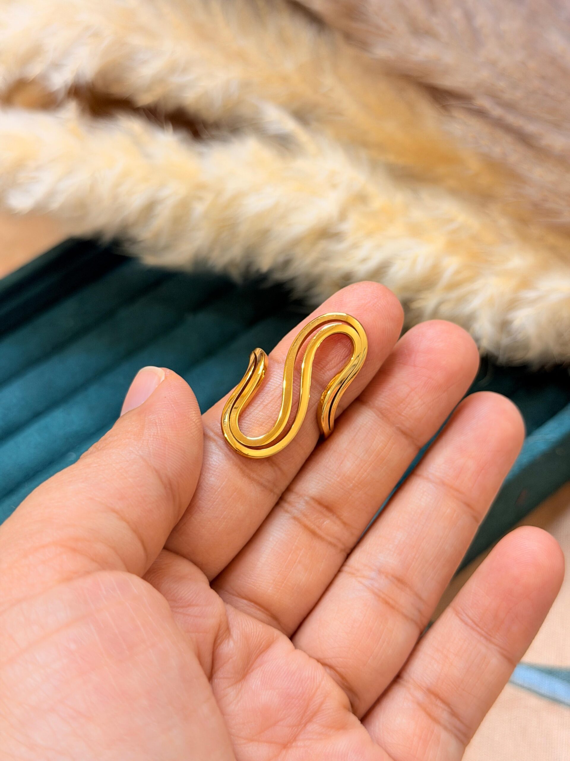 Sienna S-Curve Ring - Image 2