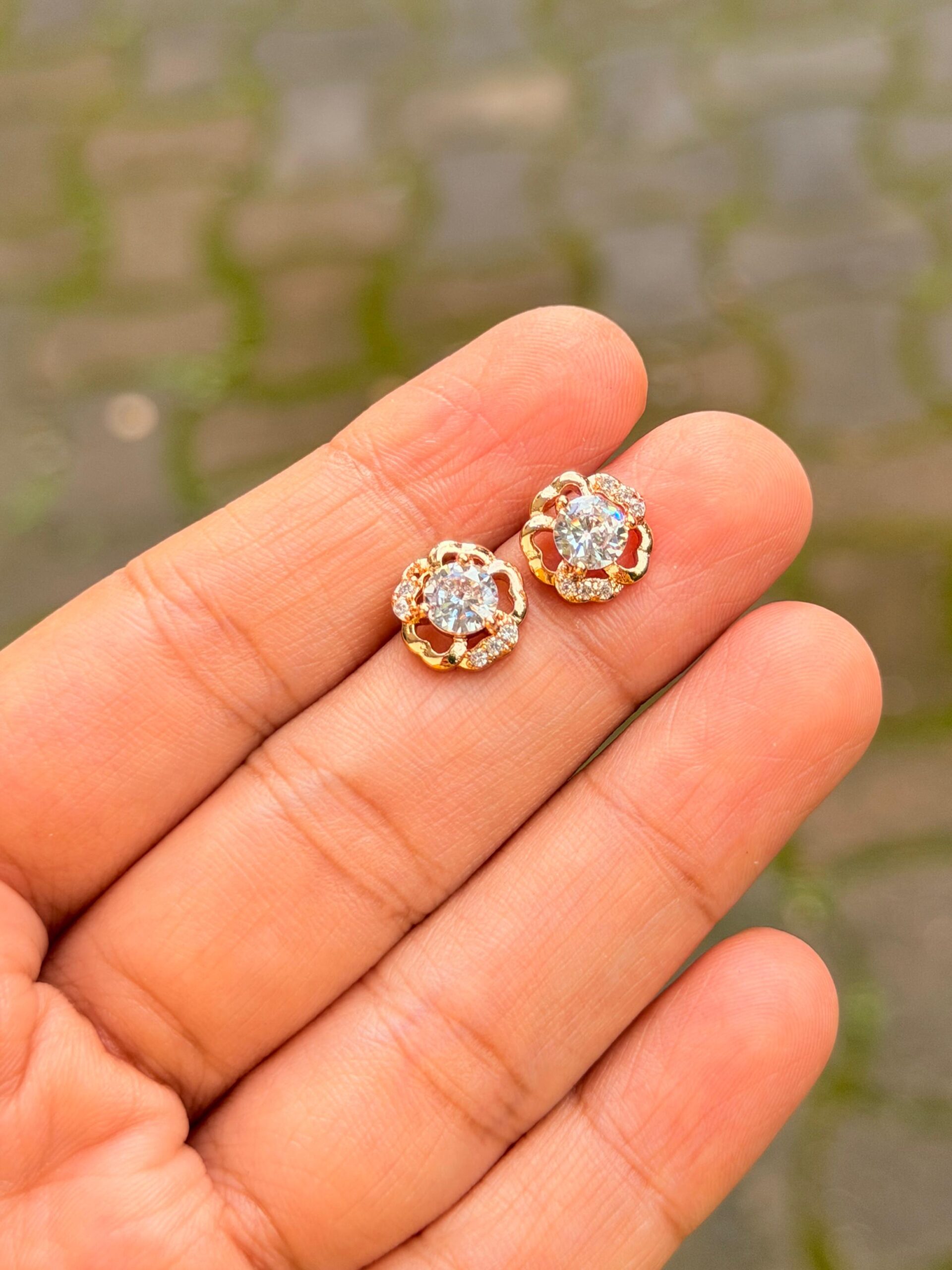 Lumiera Flower Studs