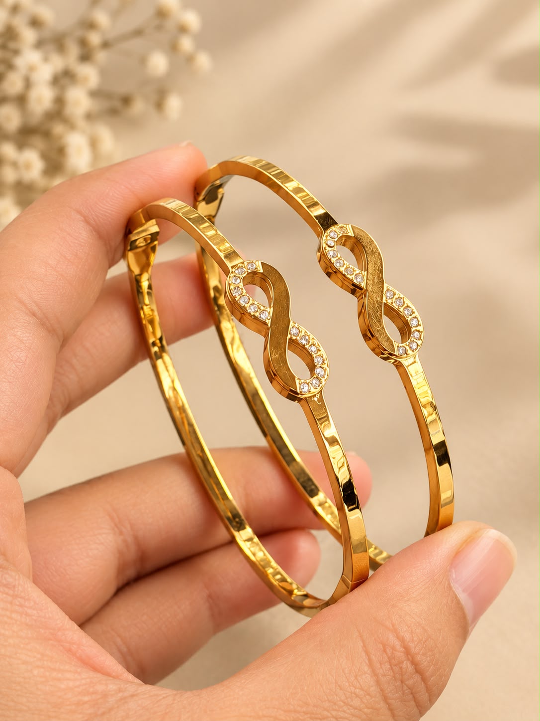 Timeless Loop Bangle