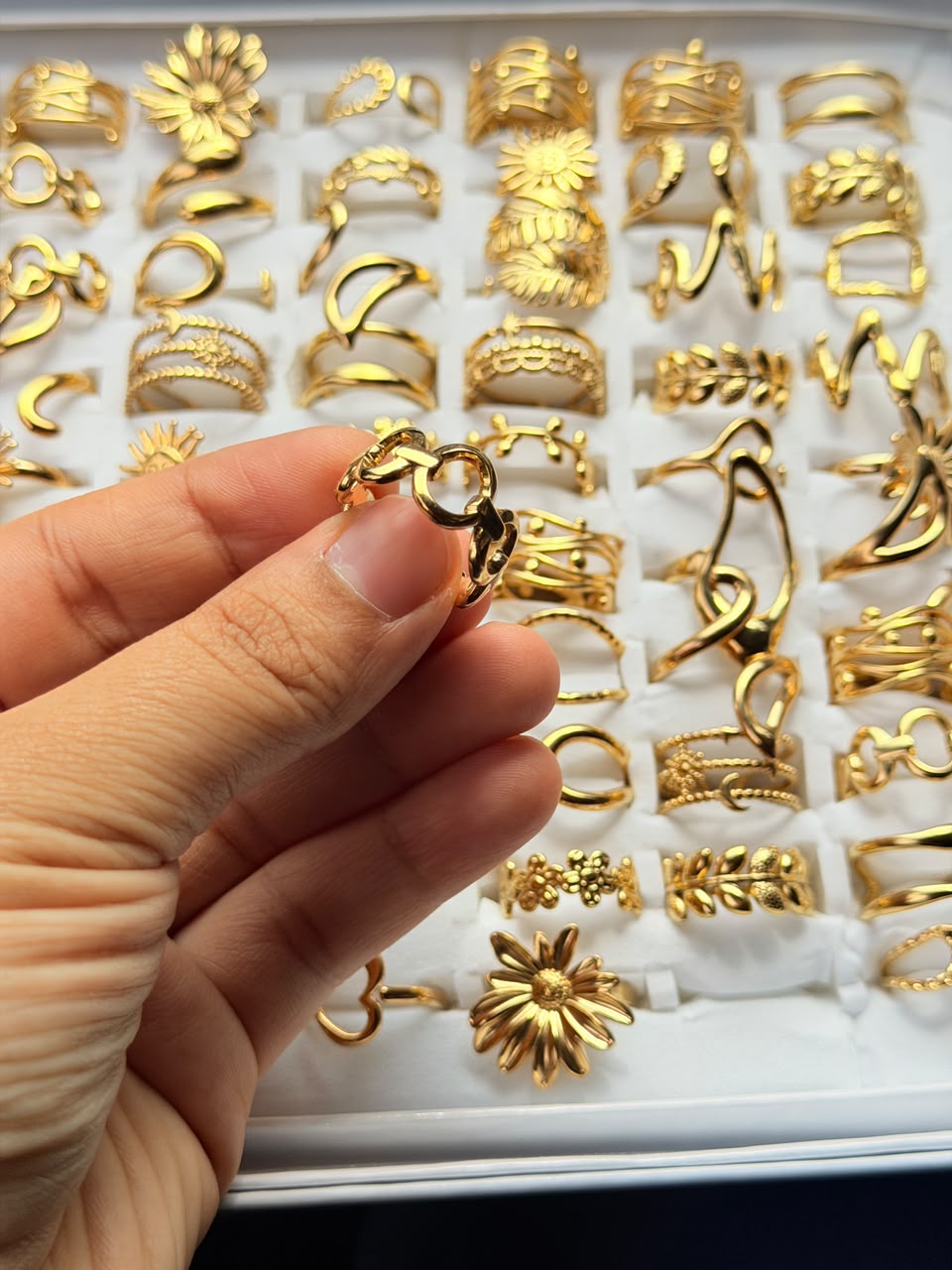 Multi Loop Ring